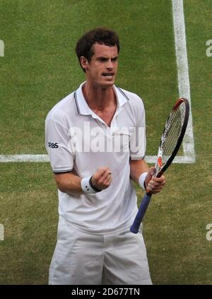 Der Großbritanniens Andy Murray reagiert in seinem Spiel gegen Suitzerland Stanislas Wawrinka Stockfoto