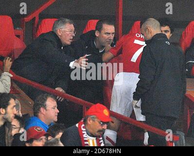 Manchester United Manager Alex Ferguson (links) ersetzt Michael Owen wegen einer Verletzung. Stockfoto