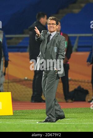 England-Manager Fabio Capello auf der Touchline. Stockfoto