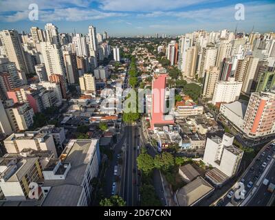 Metropole Blick von oben. Luftaufnahme der Stadt Sao Paulo, Brasilien. Stockfoto