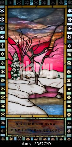 Glasmalerei in der Episcopal Chapel of the Transfiguration, Grand Teton National Park, Wyoming, USA Stockfoto