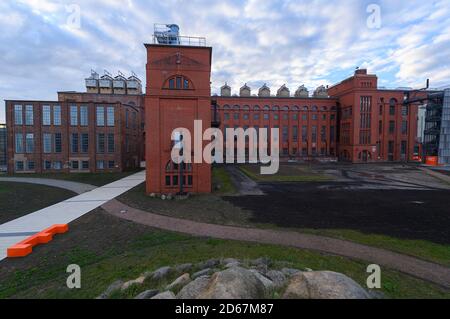 Knappenrode, Deutschland. Oktober 2020. Blick auf das Industriemuseum Energiefabrik Knappenrode, die ehemalige Brikettfabrik, heute einer der vier Standorte des Sächsischen Industriemuseums. Nach einer dreijährigen Umbauphase eröffnet die Energiefabrik am 16. Oktober 2020 mit einer neuen Dauerausstellung und einem neu gestalteten Außengelände. Quelle: Robert Michael/dpa-Zentralbild/dpa/Alamy Live News Stockfoto