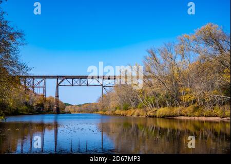 Verlassene Steinbruch Betrieb entlang des Kettle River in Minnesota Stockfoto