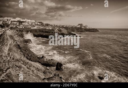 teneriffa atlantikküste in Sonnenuntergang Licht verarbeitet Foto Stockfoto