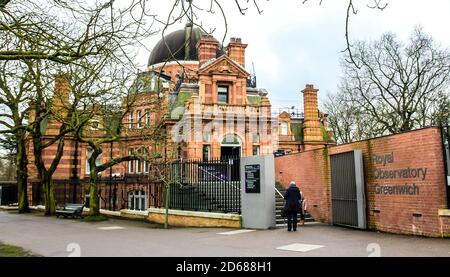 Das Royal Observatory, erbaut 1676, auf einem Hügel im Greenwich Park. London, Großbritannien Stockfoto