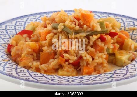 Reis mit Paprika Karotten und Gemüse als veganes Essen Stockfoto