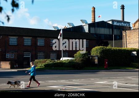 Marston's Brewery in Burton Upon Trent, Staffordshire. Mehr als 2,000 Arbeitsplätze werden in der Kneipenkette abgebaut, da Ausgangssperren und neue Beschränkungen des Coronavirus den Handel behindert haben. Stockfoto