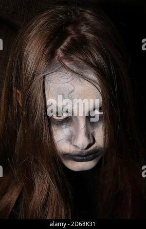 Junges Mädchen mit Horror Make-up Stockfoto