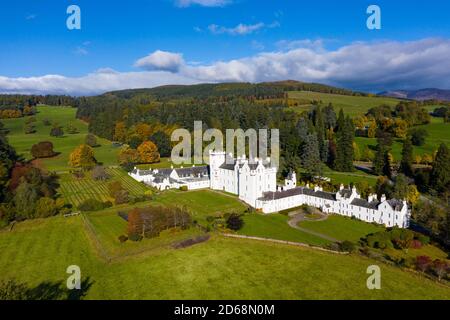 Luftaufnahme von Blair Castle in Blair Atholl bei Pitlochry, Perthshire, Schottland, Großbritannien Stockfoto