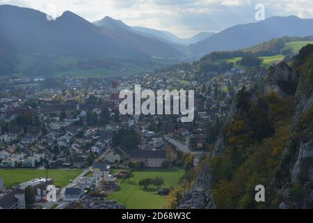 Herrliche Aussicht auf Schloss Neu Falkenstein und die Umgebung in St. Wolfgang Stockfoto