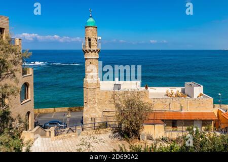 Tel Aviv Yafo, Gush Dan / Israel - 2017/10/11: Die Meeresmoschee - Al-Bahr - in Retzif HaAliya HaShniya Straße an der Mittelmeerküste in der Altstadt von Stockfoto