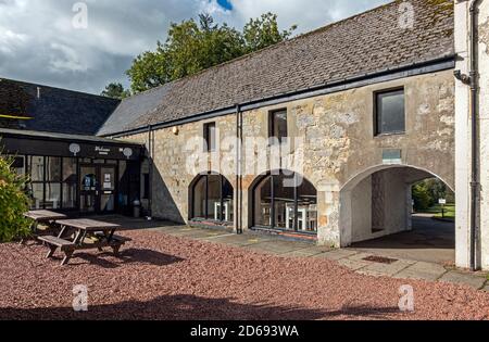 Das Scottish Owl Centre im Besucherzentrum Der alte Stallkomplex im Polkemmet Country Park bei Whitburn West Lothian Schottland Großbritannien Stockfoto