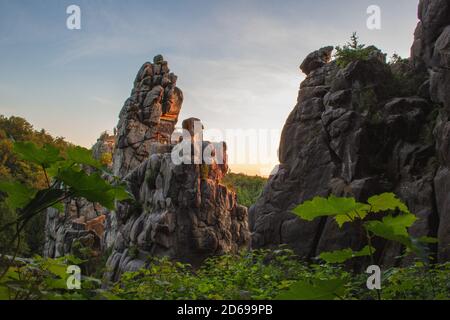 Externsteine. Sandsteinfelsen im Teutoburger Wald, Nordrhein-Westfalen, Deutschland Stockfoto