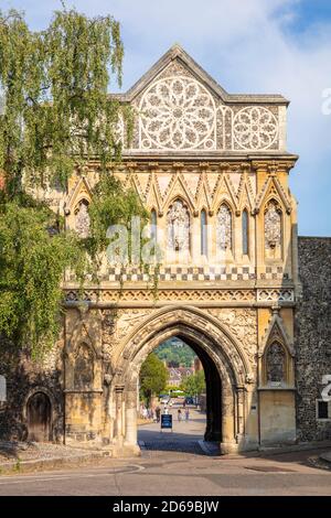 Das Ethelbert Gate Englische gotische Architektur führt in das Gelände Von Norwich Cathedral Norwich Norfolk East Anglia England GB Europa Stockfoto