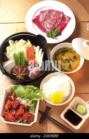 Japanische heiße Töpfe Sukiyaki Set Stockfoto