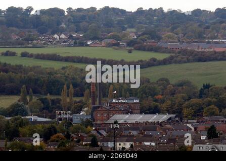 Burton Upon Trent, Staffordshire, Großbritannien. Oktober 2020. Ein Blick auf die Brauerei MarstonÕs, nachdem das Unternehmen angekündigt hatte, dass es bis zu 2,150 ausgehohlte Arbeitsplätze nach neuen Beschränkungen zur Eindämmung der Ausbreitung des Coronavirus abschaffen würde. Credit Darren Staples/Alamy Live News. Stockfoto