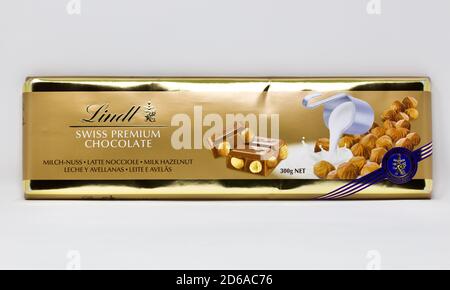 Lindt Haselnuss Gold Schokolade Bar Stockfoto