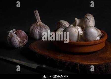 Pilz und Knoblauch Stillleben Stockfoto