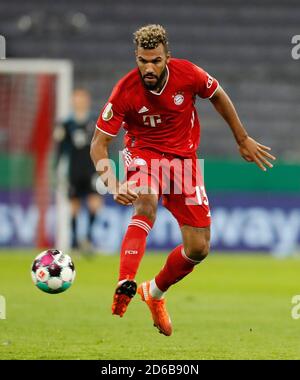 firo: 15. Oktober 2020, Fußball, DFB Pokal, Saison 2020/2021, 1. Runde, 1. FC Dvºren - FC Bayern Mvºnchen 0: 3, Eric Maxim Choupo-Moting, FC Bayern Mvºnchen, FCB, Mvºnchen, München, Individual Action, Einsatz weltweit Stockfoto