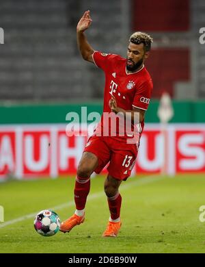 firo: 15. Oktober 2020, Fußball, DFB Pokal, Saison 2020/2021, 1. Runde, 1. FC Dvºren - FC Bayern Mvºnchen 0: 3, Eric Maxim Choupo-Moting, FC Bayern Mvºnchen, FCB, Mvºnchen, München, Individual Action, Einsatz weltweit Stockfoto