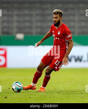 firo: 15. Oktober 2020, Fußball, DFB Pokal, Saison 2020/2021, 1. Runde, 1. FC Dvºren - FC Bayern Mvºnchen 0: 3, Eric Maxim Choupo-Moting, FC Bayern Mvºnchen, FCB, Mvºnchen, München, Individual Action, Einsatz weltweit Stockfoto