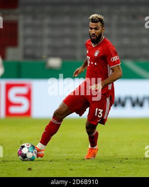 firo: 15. Oktober 2020, Fußball, DFB Pokal, Saison 2020/2021, 1. Runde, 1. FC Dvºren - FC Bayern Mvºnchen 0: 3, Eric Maxim Choupo-Moting, FC Bayern Mvºnchen, FCB, Mvºnchen, München, Individual Action, Einsatz weltweit Stockfoto