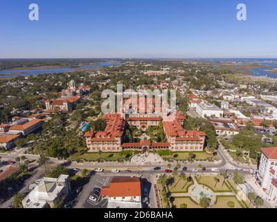 Luftaufnahme der Ponce de Leon Hall des Flagler College in St. Augustine, Florida, USA. Die Ponce de Leon Halle mit spanischer Kolonialzeit Revival Stil ist ein U Stockfoto