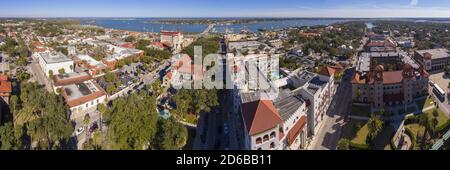 St. Augustine Stadt Luftbild einschließlich Plaza de la Constitucion, Kathedrale Basilika St. Augustine und Gouverneur House Panorama, St. Augustine, Flo Stockfoto