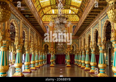 Durbar Hall, Mysore Palace, Mysore, Indien Stockfoto