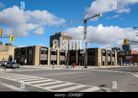 Okt 8 2020, London Ontario Kanada Farhi Gebäude an der Ecke von Talbot und York abgebaut werden. Stockfoto