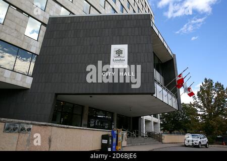 Oktober 2020, London, Ontario, Kanada. Rathaus vor dem Eingang, 300 Dufferin Ave. Luke Durda/Alamy Stockfoto