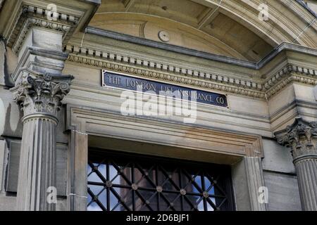 Oktober 2020, London, Ontario, Kanada. London Life Gebäude Eingangsschild. Luke Durda/Alamy Stockfoto