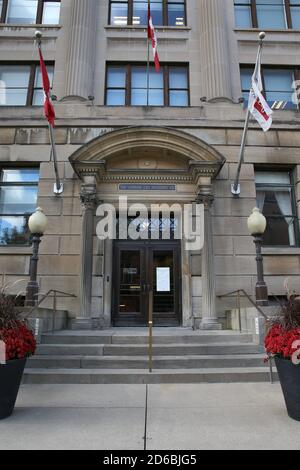 Oktober 2020, London, Ontario, Kanada. London Life Gebäude Eingangsschild. Luke Durda/Alamy Stockfoto