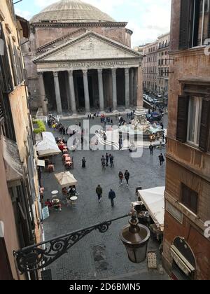 Pantheon in Rom mit der 2000 Jahre alten, aber immer noch größten unbewehrten Betonkuppel der Welt Stockfoto