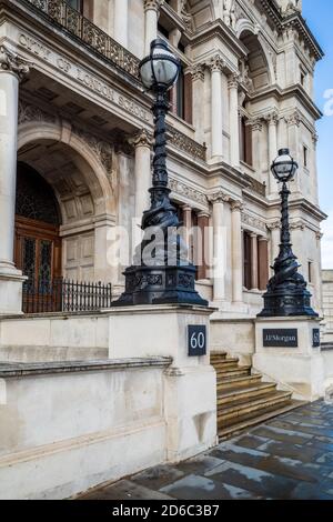 J. P. Morgan City of London Büros in 60 Victoria Embankment, London. Niederlassungen von JP Morgan London. Stockfoto