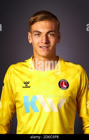 Charlton Athletic's Ashley Maynard-Brewer während einer Fotoanlageband auf dem Clubs Training Ground, London. Stockfoto