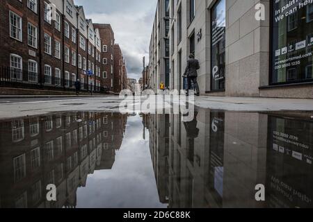 Chancery Lane, während der Coronavirus-Krise im Rechtsgebiet der Hauptstadt, City of London, England, Vereinigtes Königreich verlassen Stockfoto