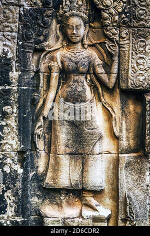Apsaras - altes Flachrelief Angkor Thom, Kambodscha. Alte Khmer-Architektur. Stockfoto