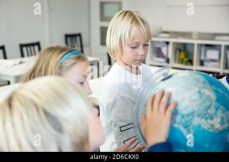 Kinder im Klassenzimmer Stockfoto