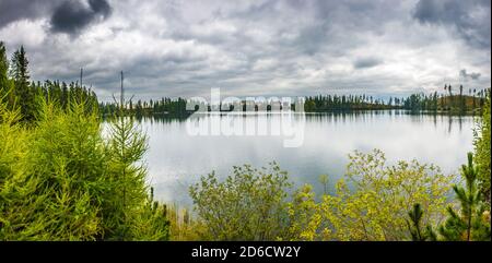 See Strbske pleso in der Tatra, Slowakei. Panoramafoto Stockfoto