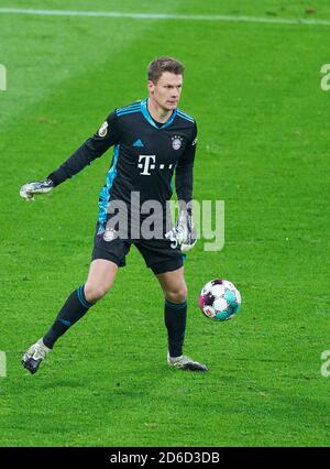 Alexander NUEBEL, Torwart FCB 35 ganze Figur, Aktion, Einzelbild, Einzelbild, Freisteller, Ganzkoerperaufnahme, ganze Figur. FC BAYERN MÜNCHEN - 1.FC DUEREN 3-0 DFB-Pokal erste Runde, Deutsche Fußball-Trophäe , München, Oktober 15, 2020 Saison 2020/2021, Fußball, München, München © Peter Schatz / Alamy Live News Stockfoto