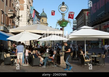 18.06.2020, Rijeka, Primorje-Gorski Kotar, Kroatien - Korzo Promenade unter dem Motto Rijeka2020.eu (Kulturhauptstadt Europas 2020). Die Stadt wurde Stockfoto