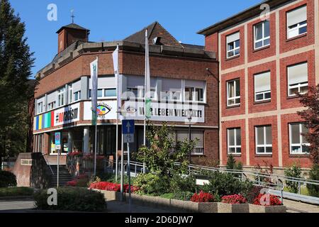 GLADBECK, DEUTSCHLAND - 20. SEPTEMBER 2020: St. Barbara Krankenhaus in Gladbeck, Deutschland. Gladbeck ist eine wichtige ehemalige Industriestadt von Nordrhein-West Stockfoto