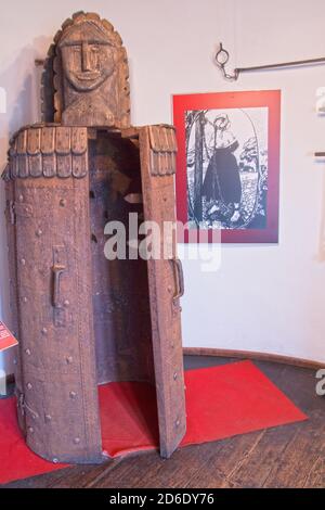 Iron Maiden, auch bekannt als die Jungfrau von Nürnberg, gilt als eine der entsetzlichsten Foltermethoden. Stockfoto