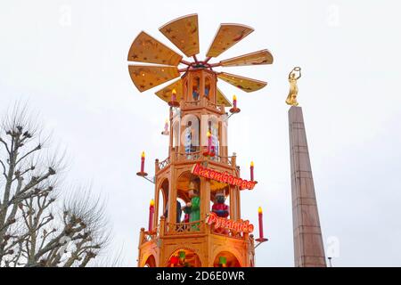 Weihnachtsmarkt am Place de la Constitution, Luxemburg-Stadt, Großherzogtum Luxemburg Stockfoto