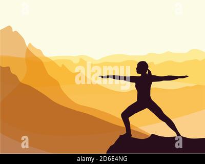 Silhouette des Mädchens praktiziert Yoga. Berge im Hintergrund. Sonnenaufgang, Yoga Sonne Gruß. Gesunder Lebensstil. Stockfoto