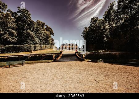 LA MOTTE TILLY, FRANKREICH, August 07, 2016: Fassaden und Gärten von La Motte Tilly schloss, August 07, 2016 in La Motte Tilly, Aube, Frankreich Stockfoto