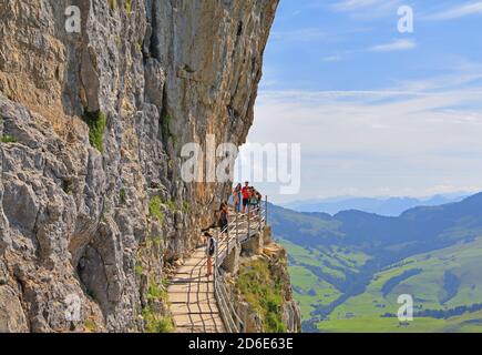 Wanderweg im Alpsteingebirge zum Berggasthaus Aescher-Wildkirchli, Wasserauen, Appenzeller Alpen, Appenzeller Land, Kanton Appenzell-Innerrhoden, Schweiz Stockfoto