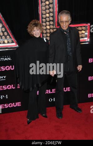 JANE FONDA & RICHARD PERRY kommen zur LA-Premiere von 'Burlesque' im Grauman's Chinese Theatre, Hollywood Stockfoto