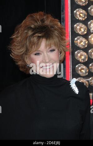 JANE FONDA kommt zur LA-Premiere von 'Burlesque' im Grauman's Chinese Theatre, Hollywood Stockfoto